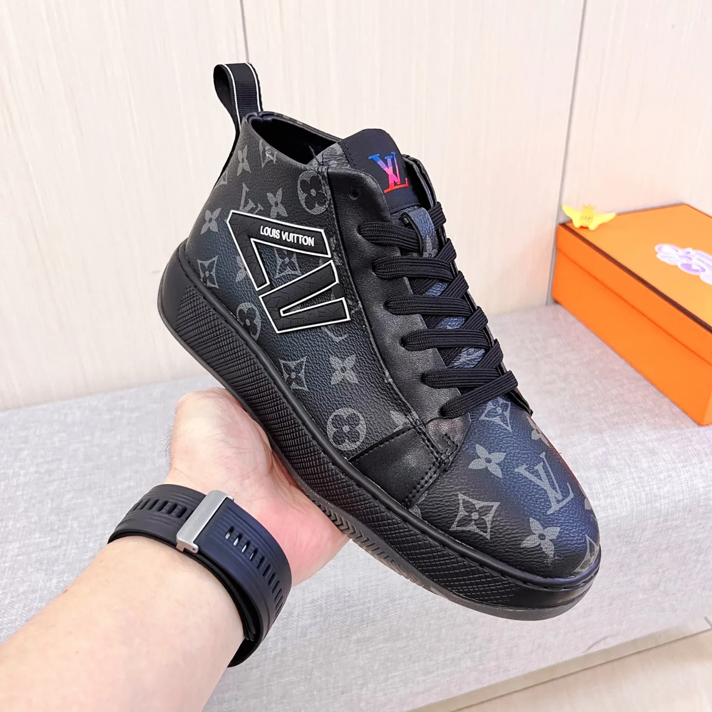Men's shoes 💰 460 men's shoes 💰 [ LV ] 🔥 Louis Vuitton, high-end men's shoes brand official website 1:1 latest masterpiece: uppers are made of Italian imported first-layer cowhide with comfortable and breathable lining ➕ original non-slip and wear-resistant outsole 🔥, making walking more convenient and comfortable! An exclusive new model, a stunning work, a beautiful 1:1 replica [color] compared to the official quality! Create a fashionable personality to set off your uniqueness! A must-have for trendy men! Classic 🔥Size: 38-44 Color: 🔥 3⃣️colors available🔥.